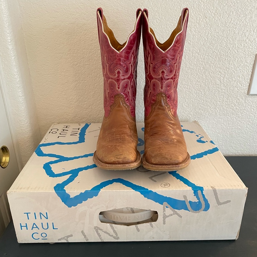 Tin Haul Fabulous in Pink Boots- size 9